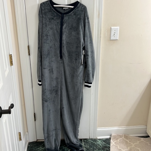 Womens brand new plush “Don’t give a flock” onesie. Great Halloween costume! - Picture 4 of 5